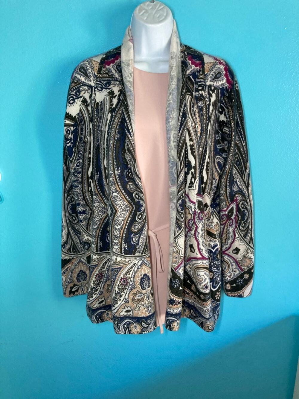 Nieman Marcus The Cashmere Collection Paisley Size M 100% Cashmere Cardigan